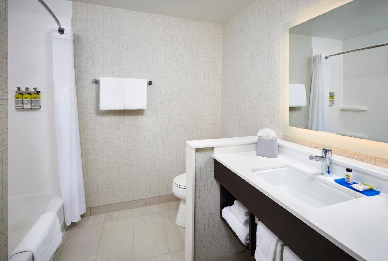 Holiday Inn Express & Suites Windsor East - Lakeshore By Ihg Tecumseh Εξωτερικό φωτογραφία