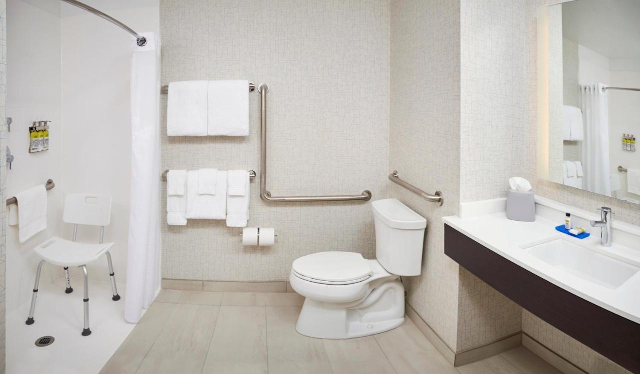 Holiday Inn Express & Suites Windsor East - Lakeshore By Ihg Tecumseh Εξωτερικό φωτογραφία